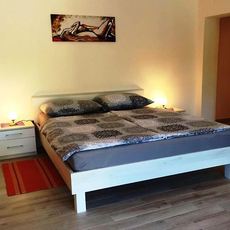 Goga Mare Apartment Ровинь Экстерьер фото