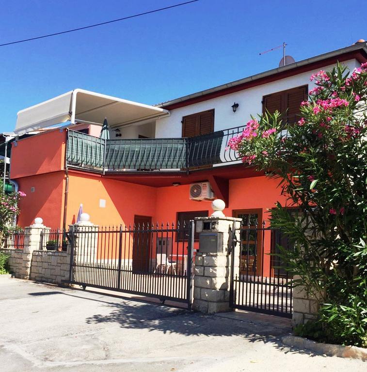 Goga Mare Apartment Ровинь Экстерьер фото