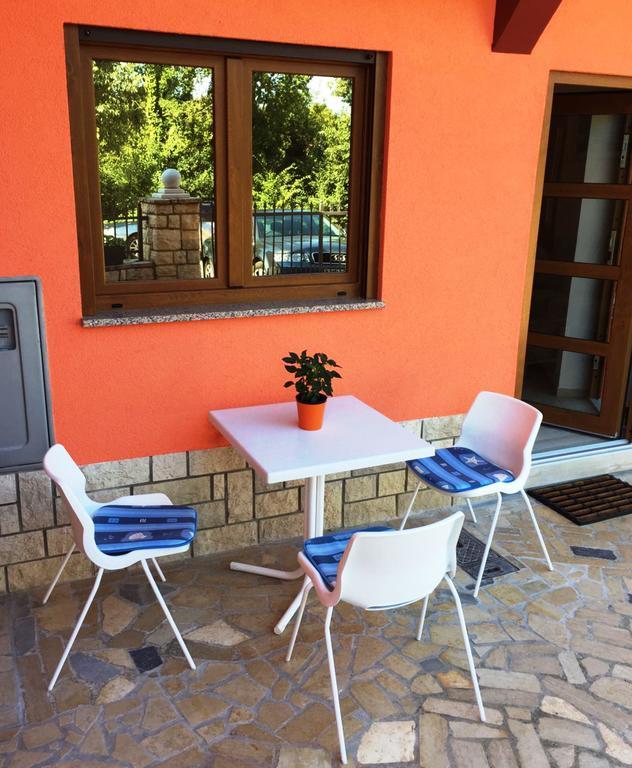Goga Mare Apartment Ровинь Экстерьер фото