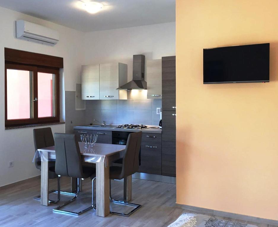 Goga Mare Apartment Ровинь Экстерьер фото